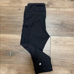 Black Lululemon crop Legging Size 4